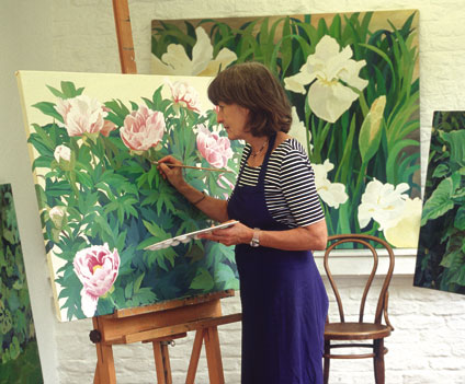 Karin Blume an der Staffelei